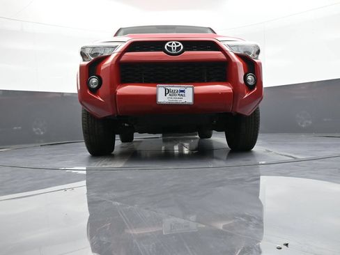 Used 2016 Toyota 4Runner SR5 AWD/4WD image 25