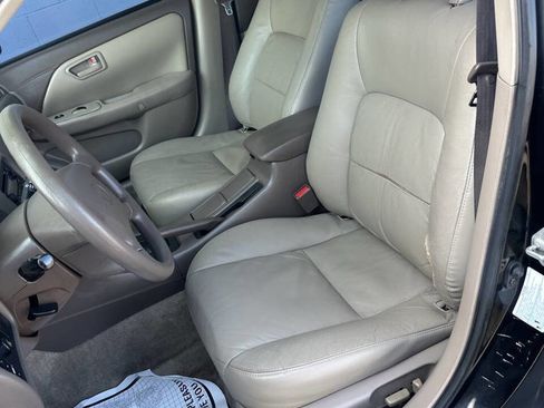 Used 2001 Toyota Camry XLE FWD image 6