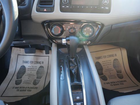 Used 2021 Honda HR-V LX image 12