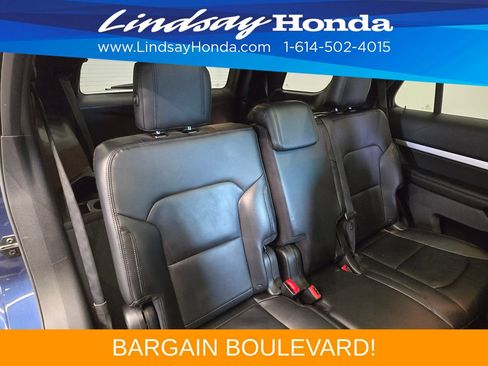 Used 2016 Ford Explorer XLT w/ Equipment Group 202A AWD/4WD image 10