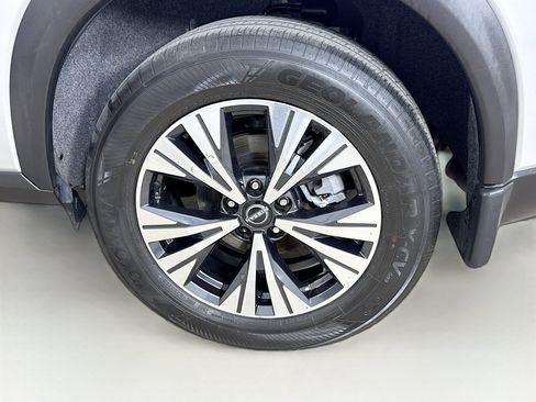 Used 2023 Nissan Rogue SV FWD image 31