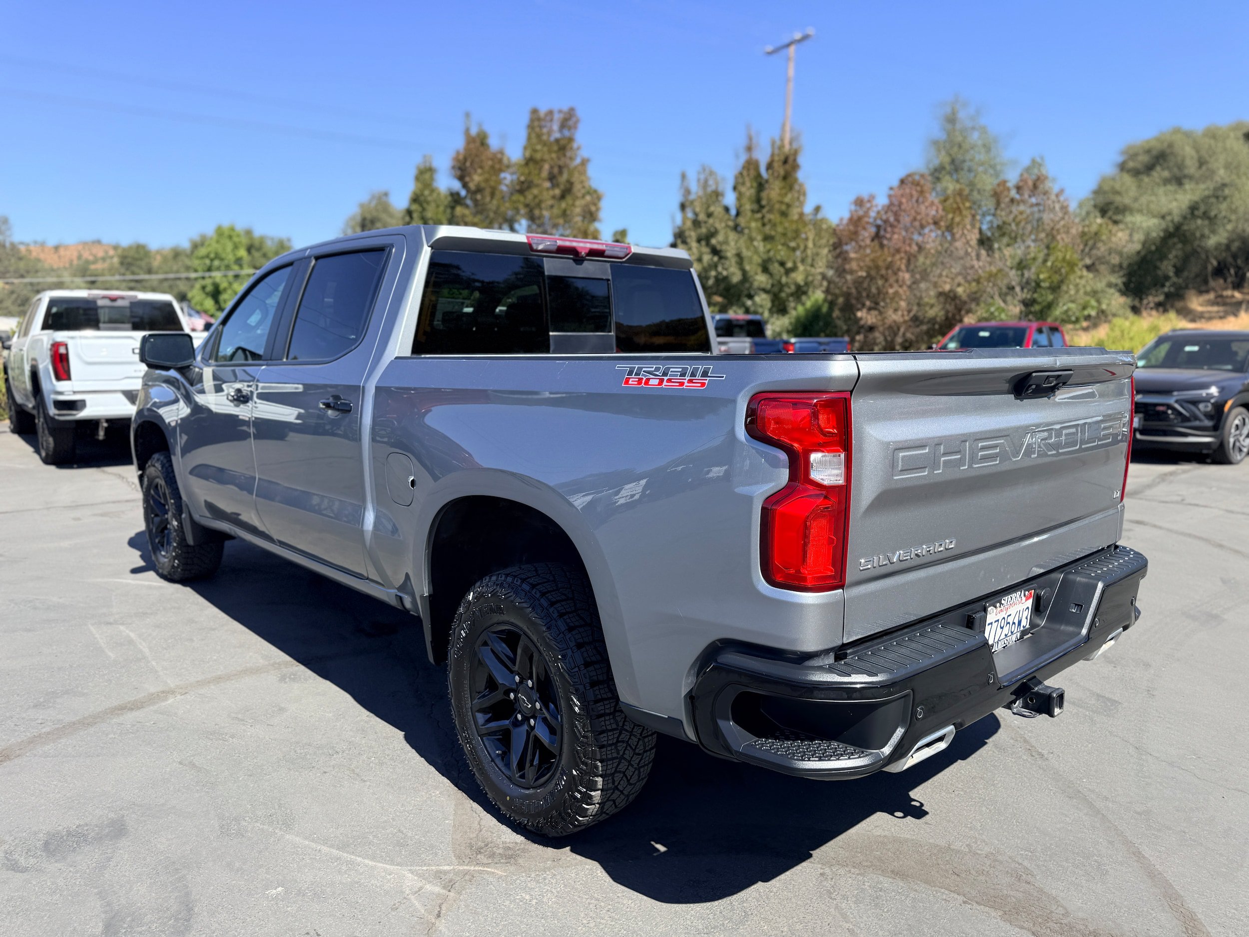 Used 2023 Chevrolet Silverado 1500 LT Trail Boss w/ LT Trail Boss Premium Package AWD/4WD image 8