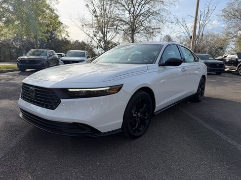 New 2025 Honda Accord SE image 2