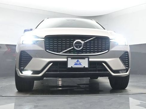 Used 2024 Volvo XC60 B5 Plus w/ Climate Package AWD/4WD image 11