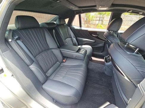 Used 2023 Lexus LS 500 w/ Interior Upgrade Package RWD image 10