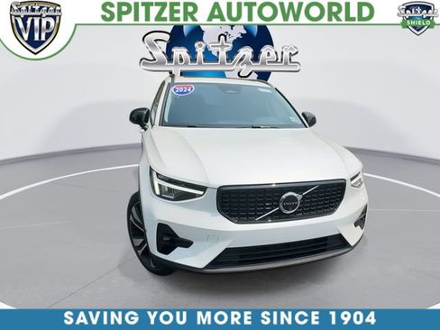 Used 2024 Volvo XC40 B5 Plus w/ Protection Package Premier AWD/4WD image 2