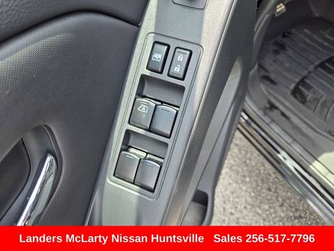 Used 2024 Nissan Frontier SL w/ Technology Package AWD/4WD image 24
