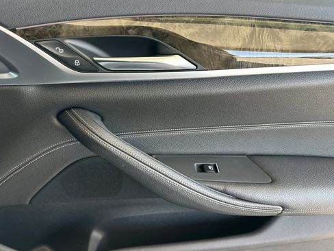 Used 2019 BMW 530i w/ Luxury Package RWD image 18