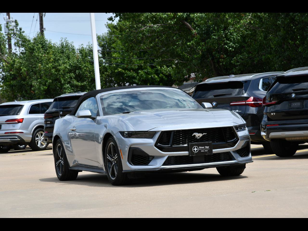 Used 2025 Ford Mustang Premium RWD image 1
