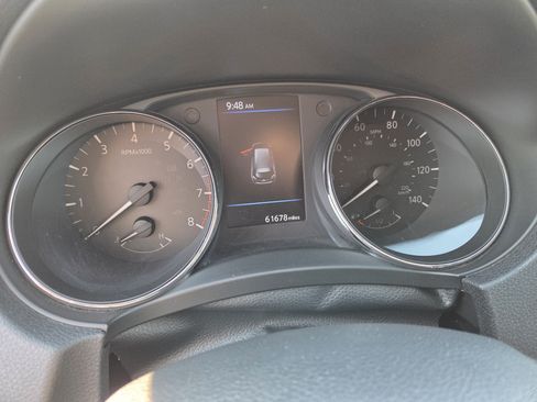 Used 2019 Nissan Rogue SV w/ Premium Package AWD/4WD image 6