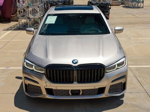 Used 2022 BMW 740i w/ Luxury Rear Seating Package RWD image 22