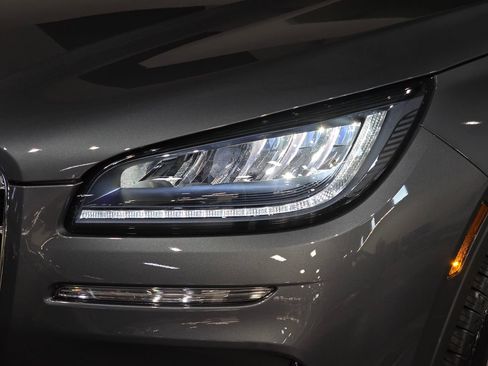 New 2026 Lincoln Corsair Premiere image 11