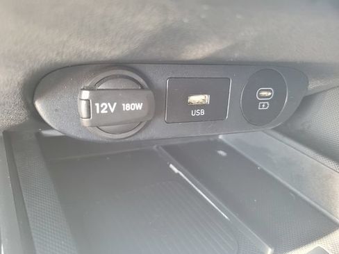 Used 2025 Hyundai Elantra SEL FWD image 26