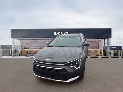 New 2025 Kia Niro EX FWD image 8