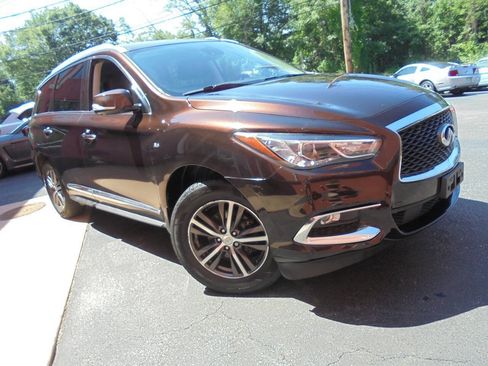 Used 2019 INFINITI QX60 Luxe w/ Essential Package AWD/4WD image 3