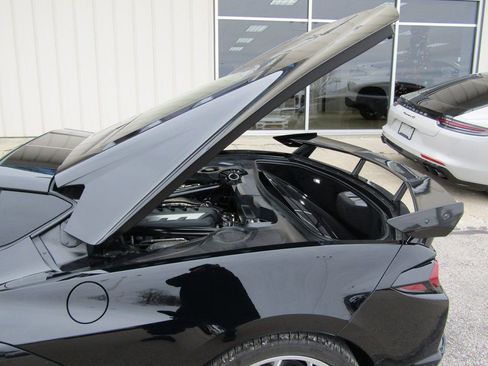 Used 2023 Chevrolet Corvette Stingray Coupe w/ 1LT image 32