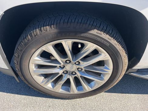 Used 2018 Cadillac Escalade Luxury image 8