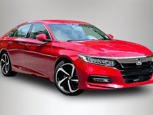 Used 2018 Honda Accord Sport image 2