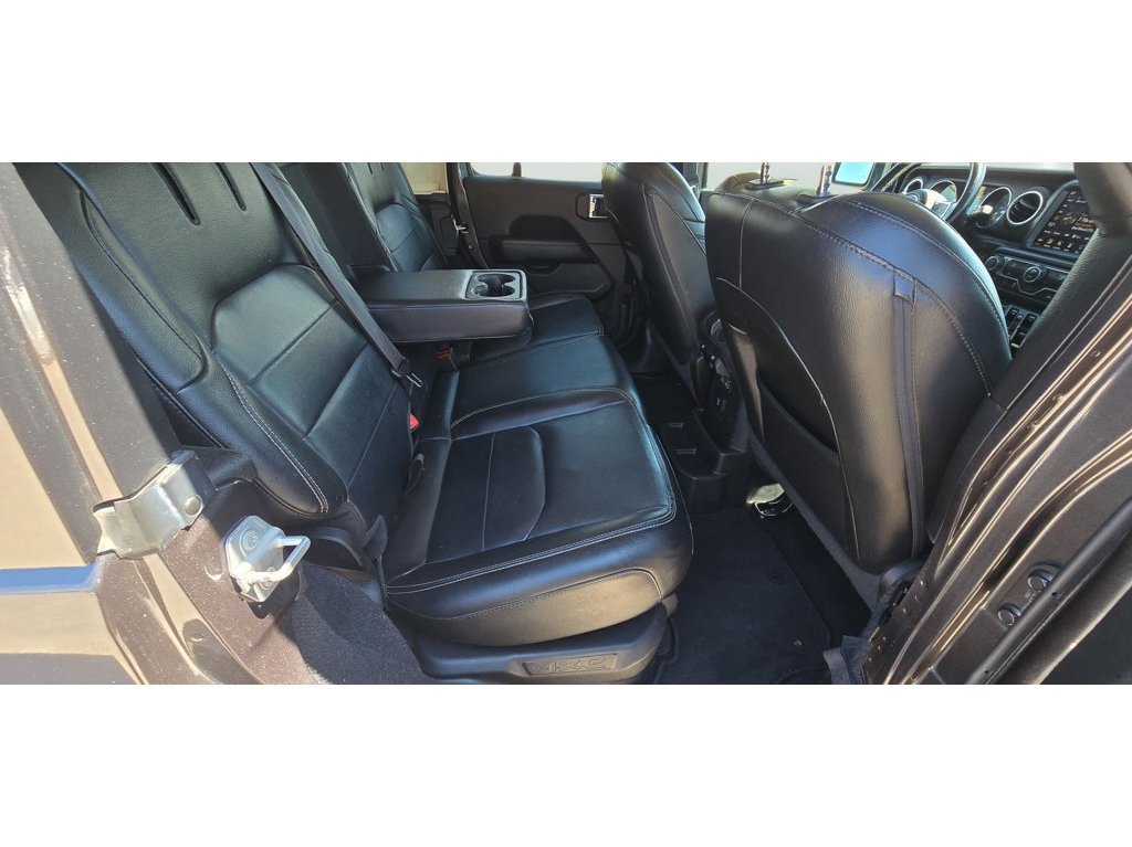 Used 2021 Jeep Wrangler Unlimited Sahara AWD/4WD image 10