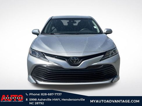 Used 2018 Toyota Camry LE FWD image 4
