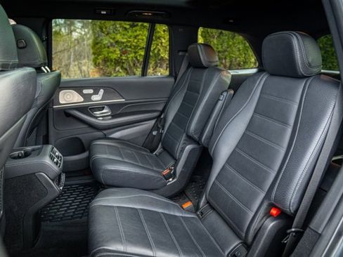 Used 2022 Mercedes-Benz GLS 450 4MATIC image 40