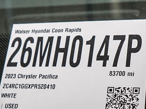 Used 2023 Chrysler Pacifica Limited FWD image 32