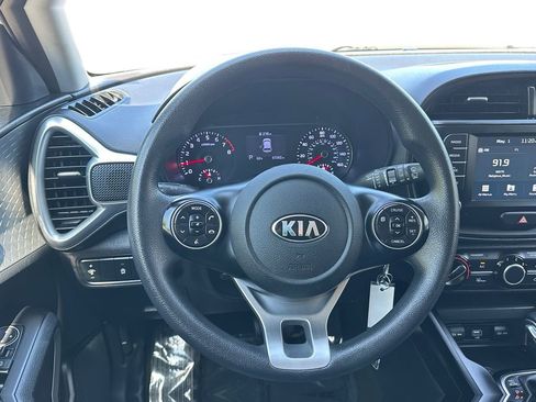 Used 2020 Kia Soul LX FWD image 12