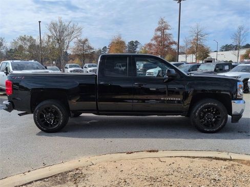 Used 2018 Chevrolet Silverado 1500 LT w/ All Star Edition image 3