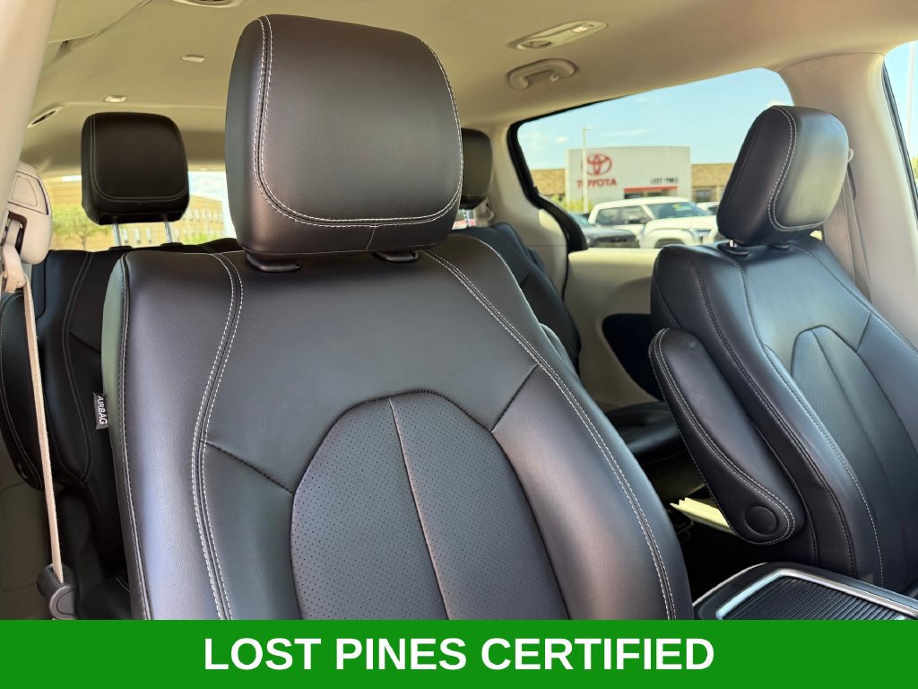 Used 2023 Chrysler Pacifica Touring-L FWD image 25