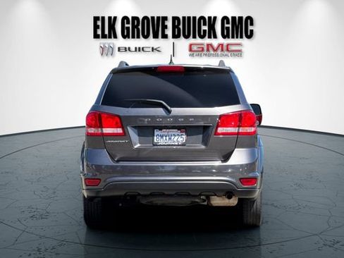 Used 2019 Dodge Journey SE w/ Blacktop Package FWD image 5