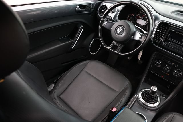 Used 2012 Volkswagen Beetle 2.5 FWD image 23