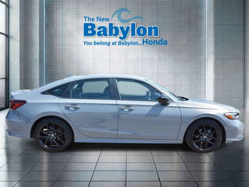 Used 2025 Honda Civic Sport image 5
