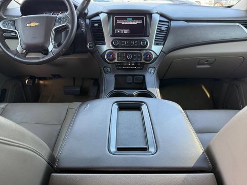 Used 2018 Chevrolet Tahoe LT w/ LT Signature Package AWD/4WD image 13