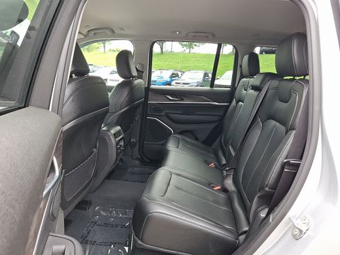 Certified 2023 Jeep Grand Cherokee Limited AWD/4WD image 10