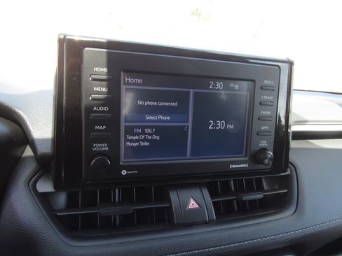 Used 2021 Toyota RAV4 XLE w/ XLE Grade Weather Package AWD/4WD image 18
