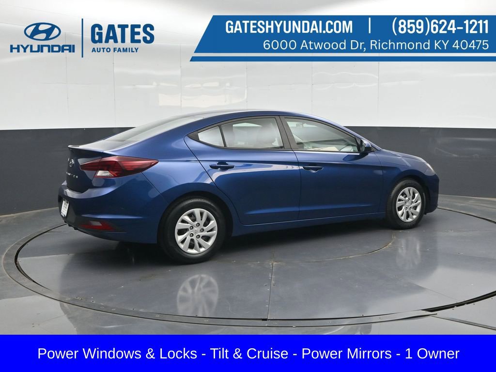Used 2020 Hyundai Elantra SE FWD image 2