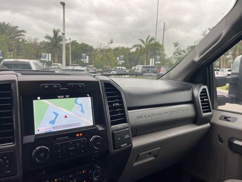 Used 2019 Ford F250 XLT w/ XLT Premium Package image 33