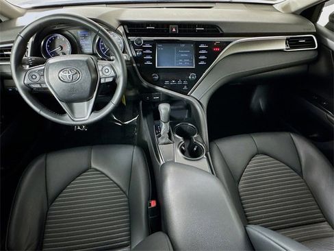 Used 2018 Toyota Camry SE image 24