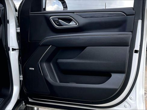 Used 2021 GMC Yukon XL SLT w/ SLT Premium Package image 23