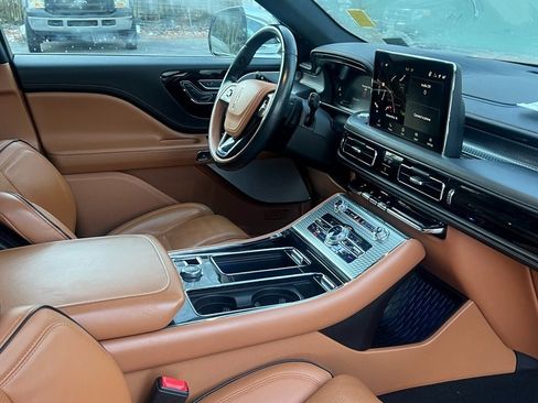 Used 2021 Lincoln Aviator Black Label w/ Dynamic Handling Package image 11