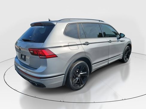 Certified 2023 Volkswagen Tiguan SE R-Line image 36