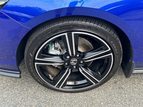 Used 2025 Honda Accord Sport image 9