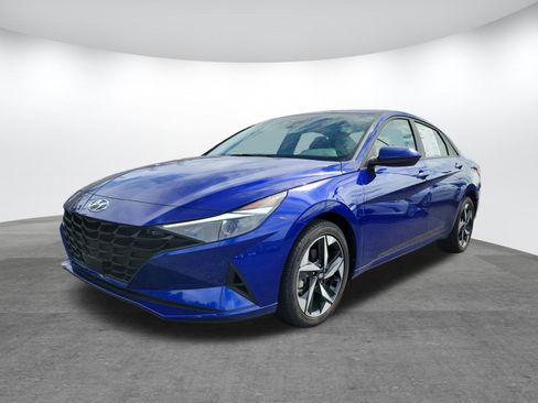 Used 2023 Hyundai Elantra SEL w/ Convenience Package image 22