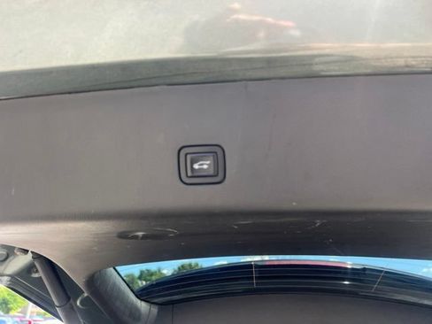 Used 2023 Chevrolet Traverse LT AWD/4WD image 16