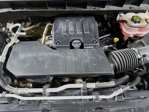 Used 2023 Chevrolet Silverado 1500 LT image 39