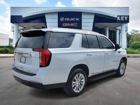 Used 2021 GMC Yukon SLT w/ SLT Premium Package image 4