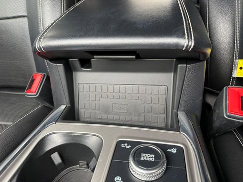 Used 2020 Ford Explorer ST w/ ST Street Pack image 23