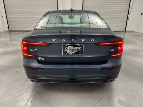 Used 2024 Volvo S60 B5 Core FWD image 8