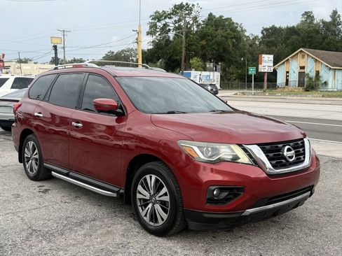 Used 2017 Nissan Pathfinder SL w/ SL Premium Package FWD image 4