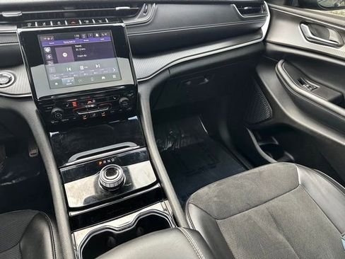 Used 2023 Jeep Grand Cherokee L Laredo image 17